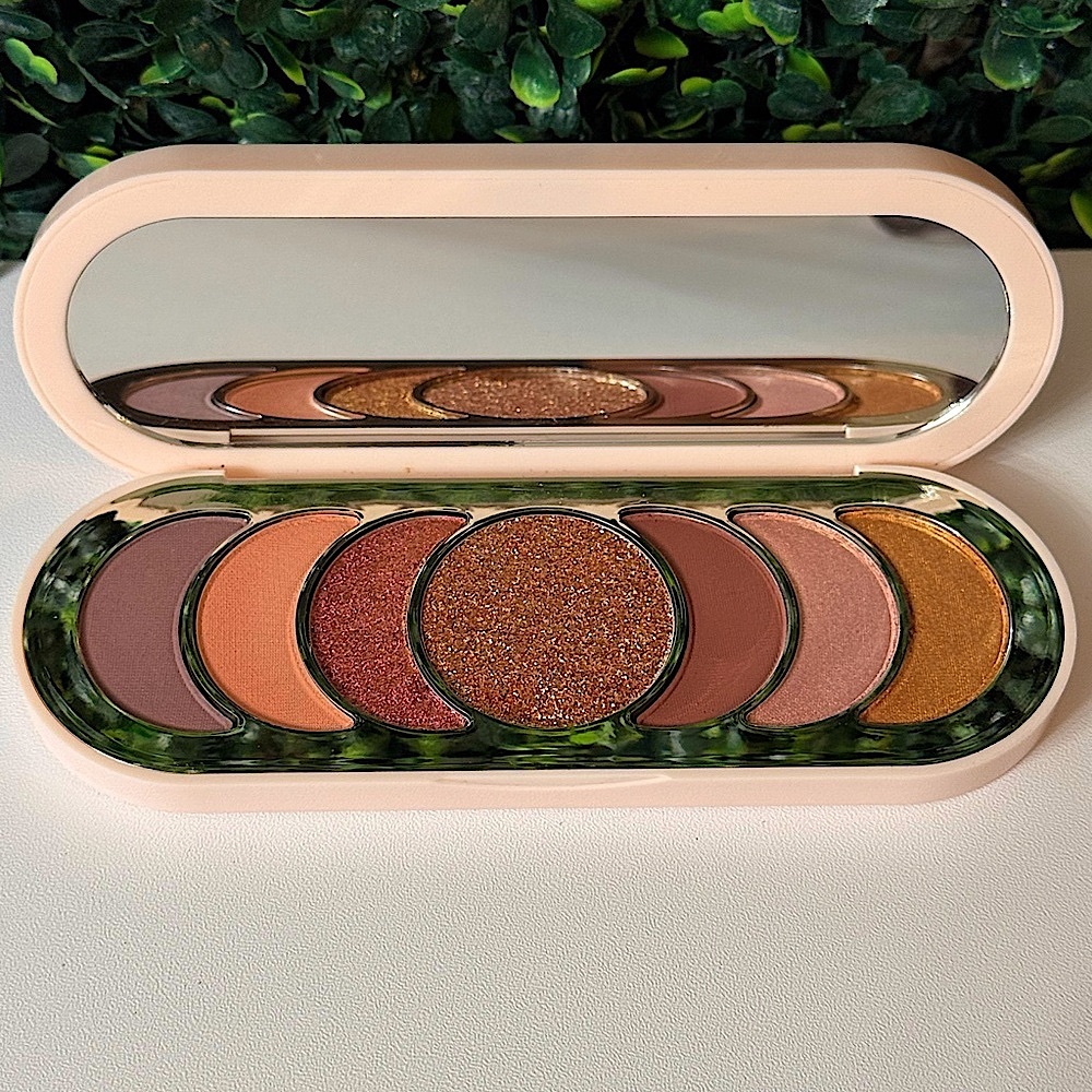 Rare Beauty Discovery Eyeshadow Palette – Give Yourself Grace (New)